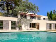 Maison avec piscine et terrasse