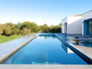 Maison avec piscine et terrasse