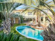 Maison avec piscine et terrasse