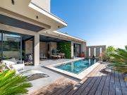 Maison avec piscine et terrasse