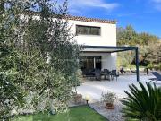 Maison avec piscine et terrasse