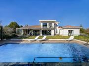 Maison avec piscine et terrasse