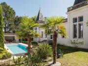Maison avec piscine et terrasse