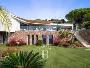 Maison avec piscine et terrasse Maison avec piscine et terrasse