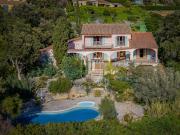 Maison avec piscine et terrasse