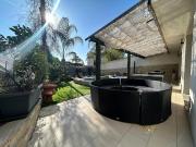 Maison avec piscine et terrasse