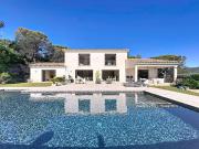 Maison avec piscine et terrasse