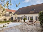 Maison avec piscine et terrasse