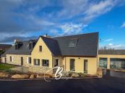 Maison avec piscine et terrasse