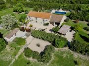 Maison avec piscine et terrasse