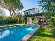 Maison avec piscine et terrasse