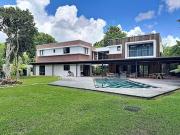 Maison avec piscine et terrasse