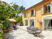 Maison avec piscine et terrasse