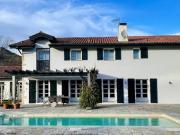 Maison avec piscine et terrasse