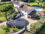 Maison avec piscine et terrasse