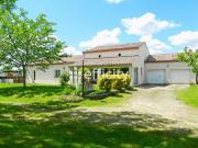 Maison avec piscine et terrasse