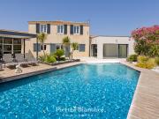 Maison avec piscine et terrasse