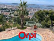 Villa avec piscine et terrasse