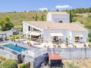 Maison avec piscine et terrasse