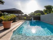 Maison avec piscine et terrasse