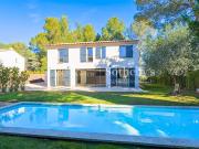 Maison avec piscine et terrasse