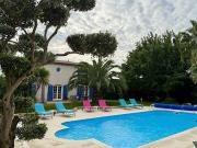 Maison avec piscine et terrasse