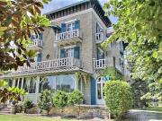 Maison avec piscine et terrasse