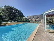 Maison avec piscine et terrasse