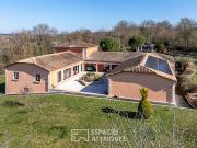 Maison avec piscine et terrasse