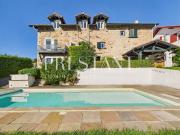 Maison avec piscine et terrasse