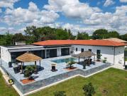 Maison avec piscine et terrasse