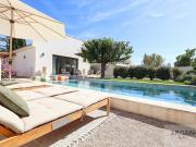 Maison avec piscine et terrasse