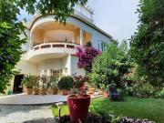 Maison avec piscine et terrasse