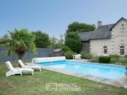 Maison avec piscine et terrasse