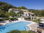 Maison avec piscine et terrasse Maison avec piscine et terrasse