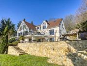 Maison avec piscine et terrasse