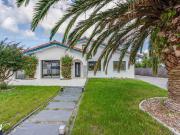Maison avec piscine et terrasse
