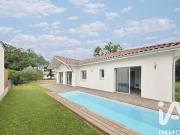 Maison avec piscine et terrasse