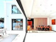 Maison avec piscine et terrasse