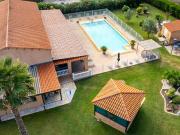 Maison avec piscine et terrasse