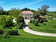 Maison avec piscine et terrasse