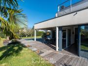 Maison avec piscine et terrasse