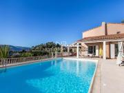 Maison avec piscine et terrasse