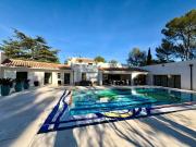 Maison avec piscine et terrasse
