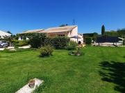 Maison avec piscine et terrasse