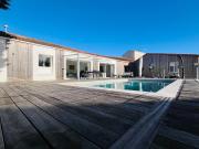 Maison avec piscine et terrasse