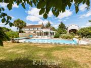 Maison avec piscine et terrasse