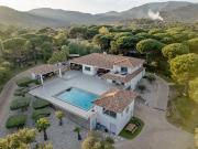 Maison avec piscine et terrasse