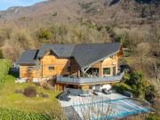 Maison avec piscine et terrasse