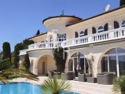 Maison avec piscine et terrasse